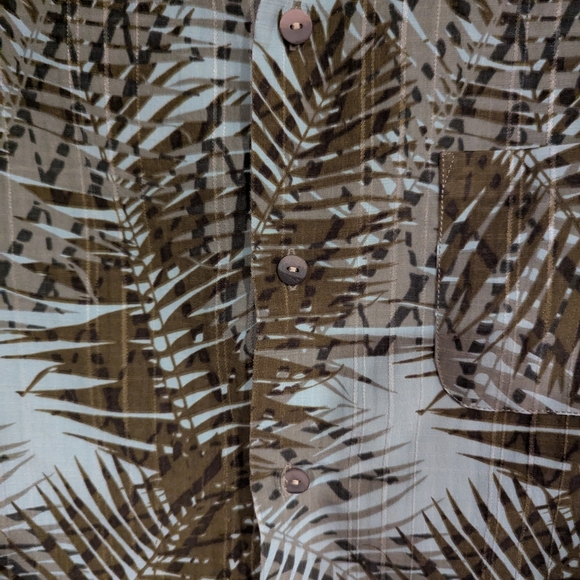 Van Heusen Green and Black Casual Button Down Shirt - Picture 2 of 5